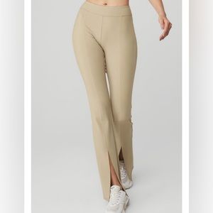 Alo Airbrush High-Waist 7/8 Flutter Legging